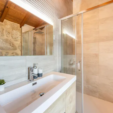 Casa De Pedra D'alborinhas Ferienhaus Aroes (Aveiro)