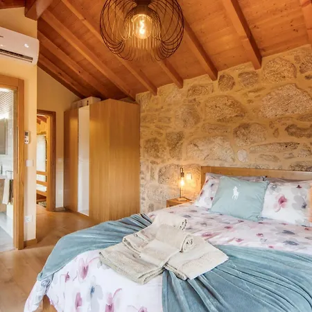Casa De Pedra D'alborinhas Ferienhaus